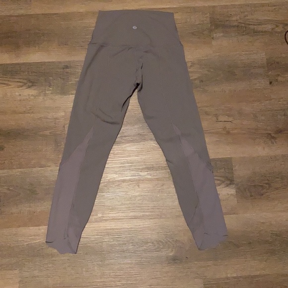 High rise mesh Lululemon leggings - Picture 3 of 5